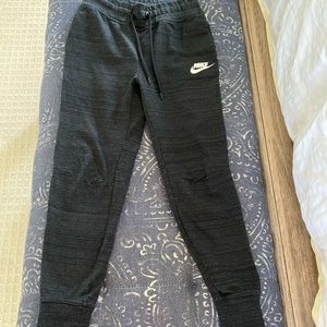 Nike Joggers Charcoal Gray